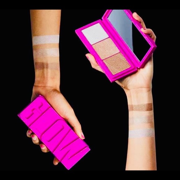 ๐๐HOST PICK ๐ฅณ๐๐New GlamGlow Glowpowder - Picture 6 of 17